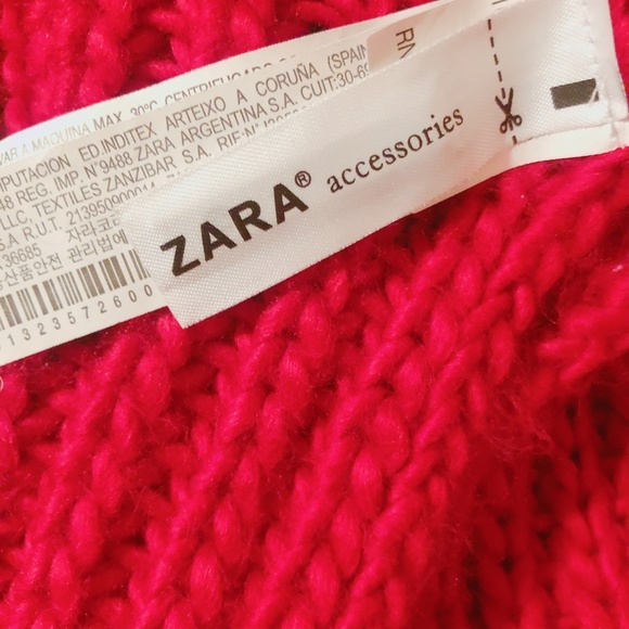 Zara knitted red scarf - Picture 2 of 3